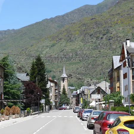 Wifi Baqueira&aigüestortes Con Jardín Privado Apartamento *